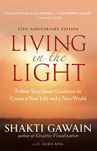 Living in the Light by Shakti Gawain (Softcover)